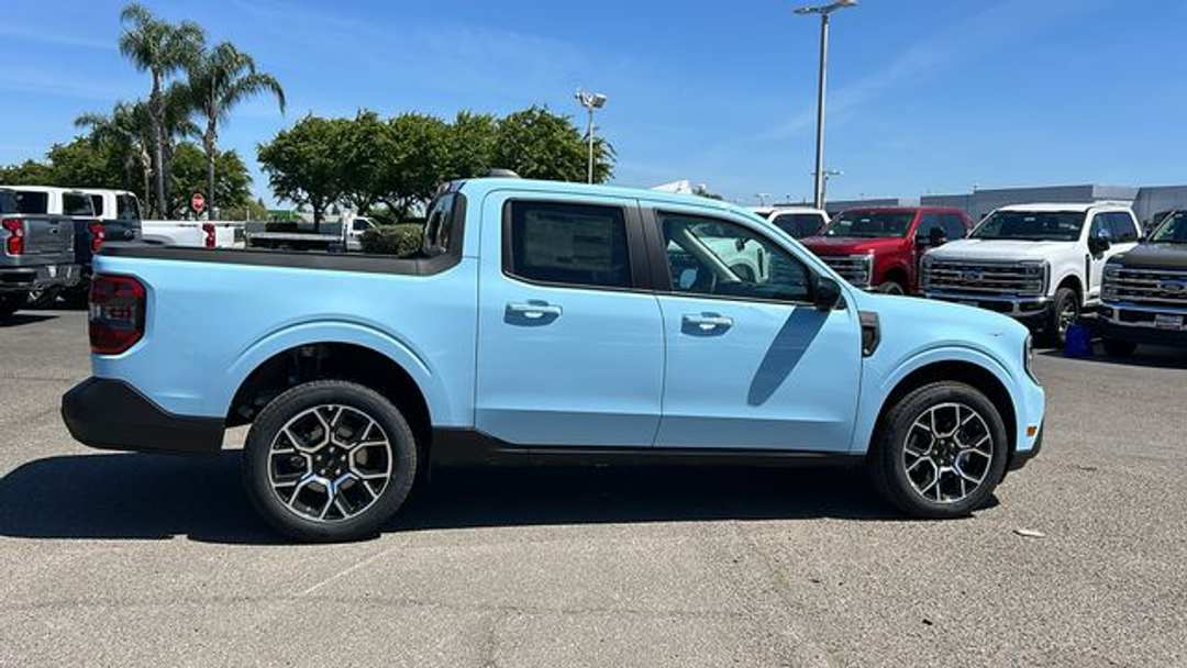 2026 Ford Maverick Lariat - Image 2