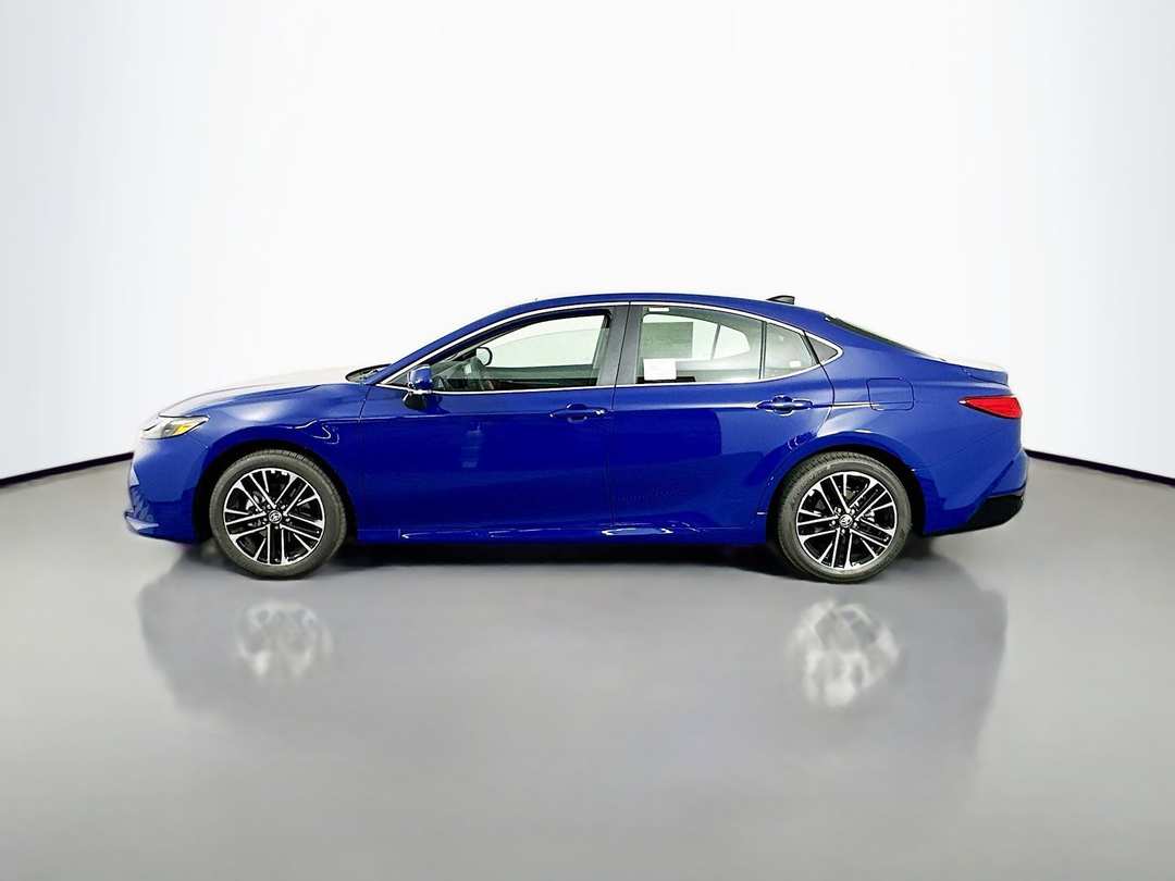 2026 Toyota Camry XLE - Image 4