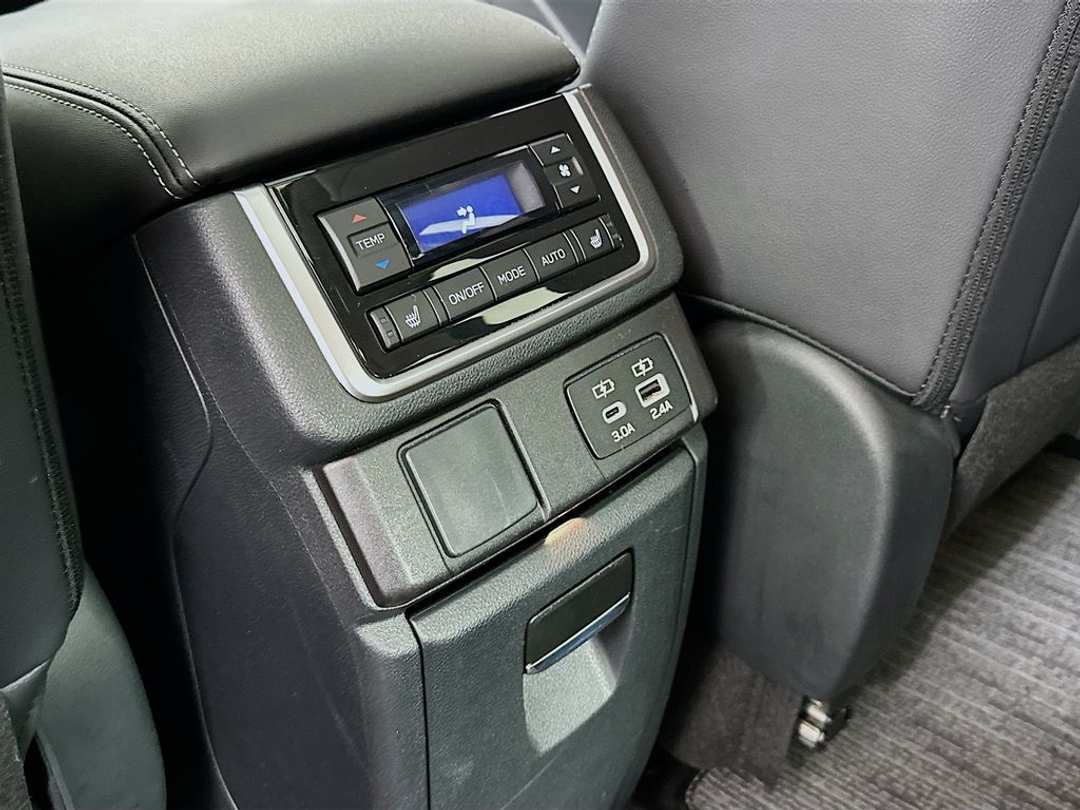 2023 Subaru Ascent Limited - Image 28