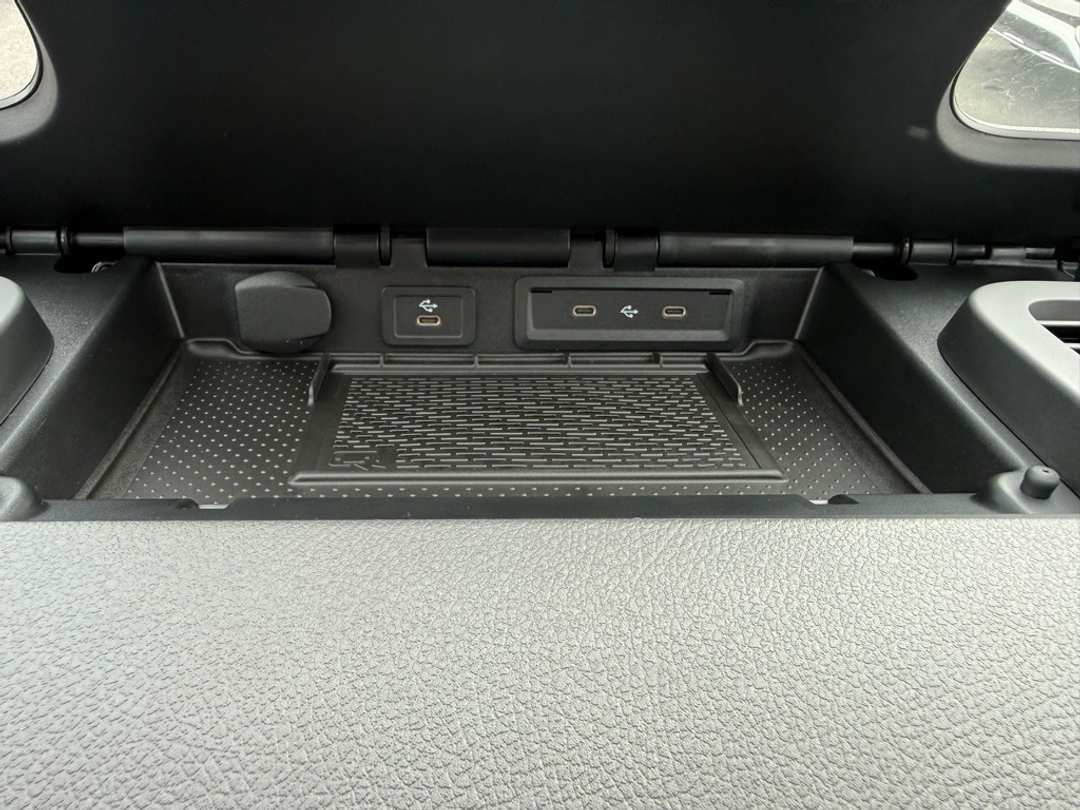 2026 Mercedes-Benz Sprinter 2500 Passenger 144 WB - Image 40