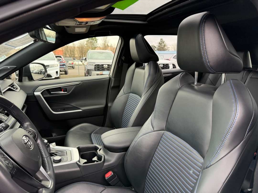 2020 Toyota Rav4 XSE - Image 15