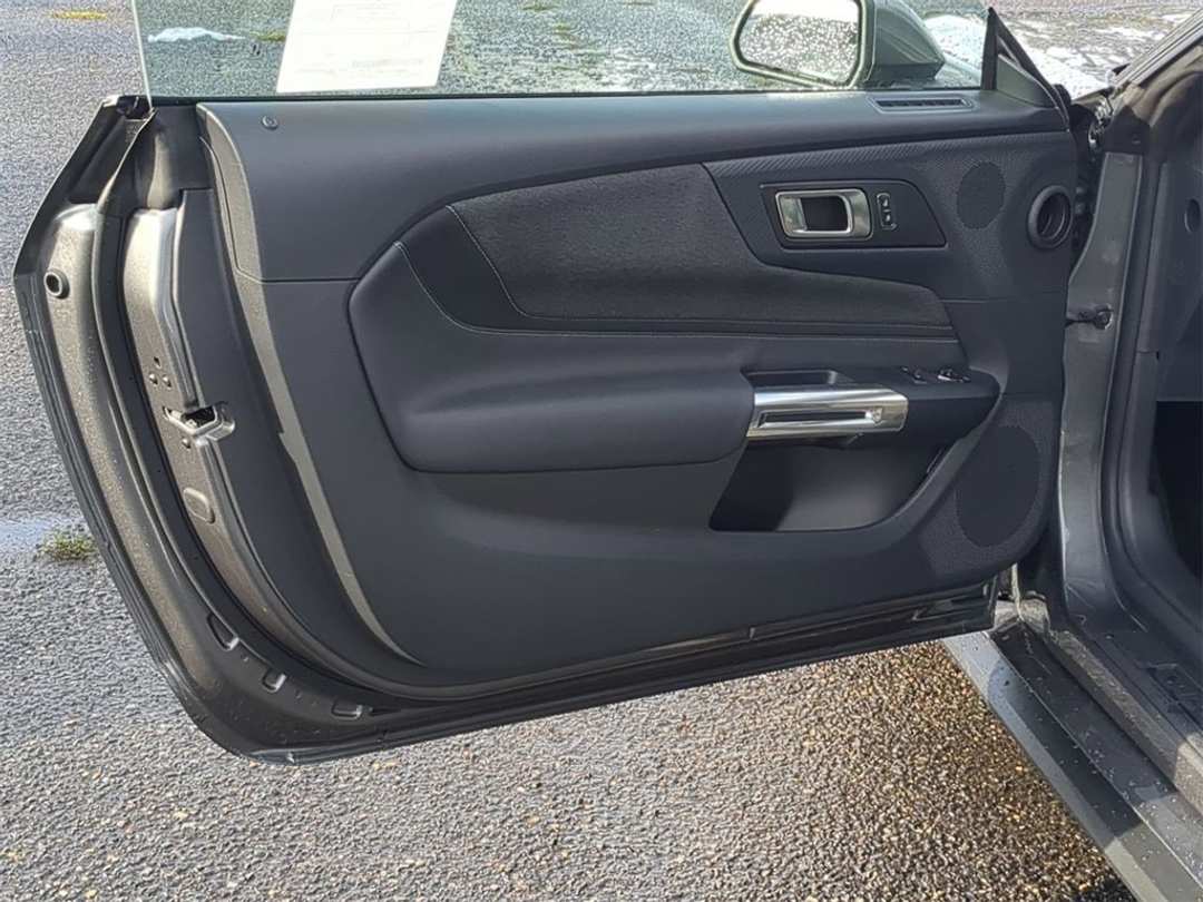 2026 Ford Mustang EcoBoost - Image 9