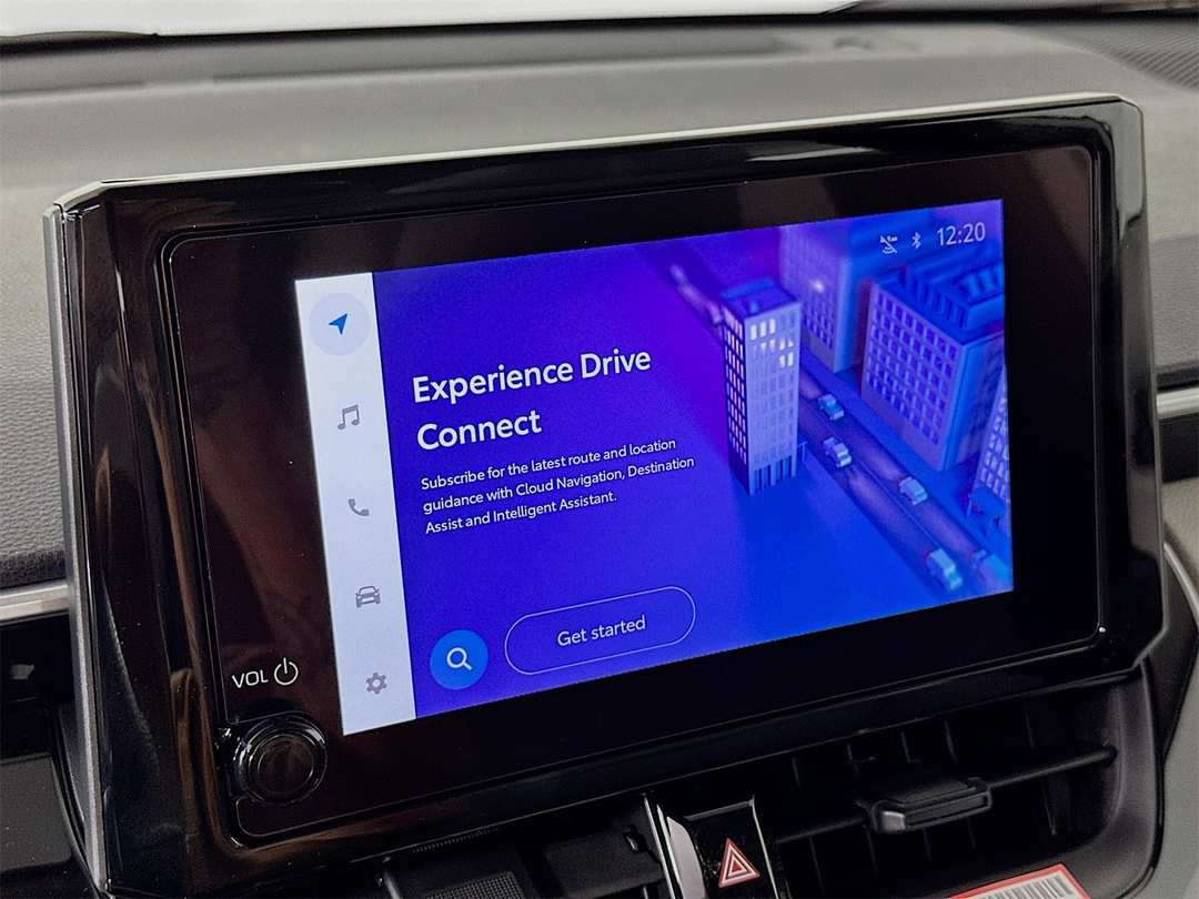 2026 Toyota Corolla Cross L - Image 13