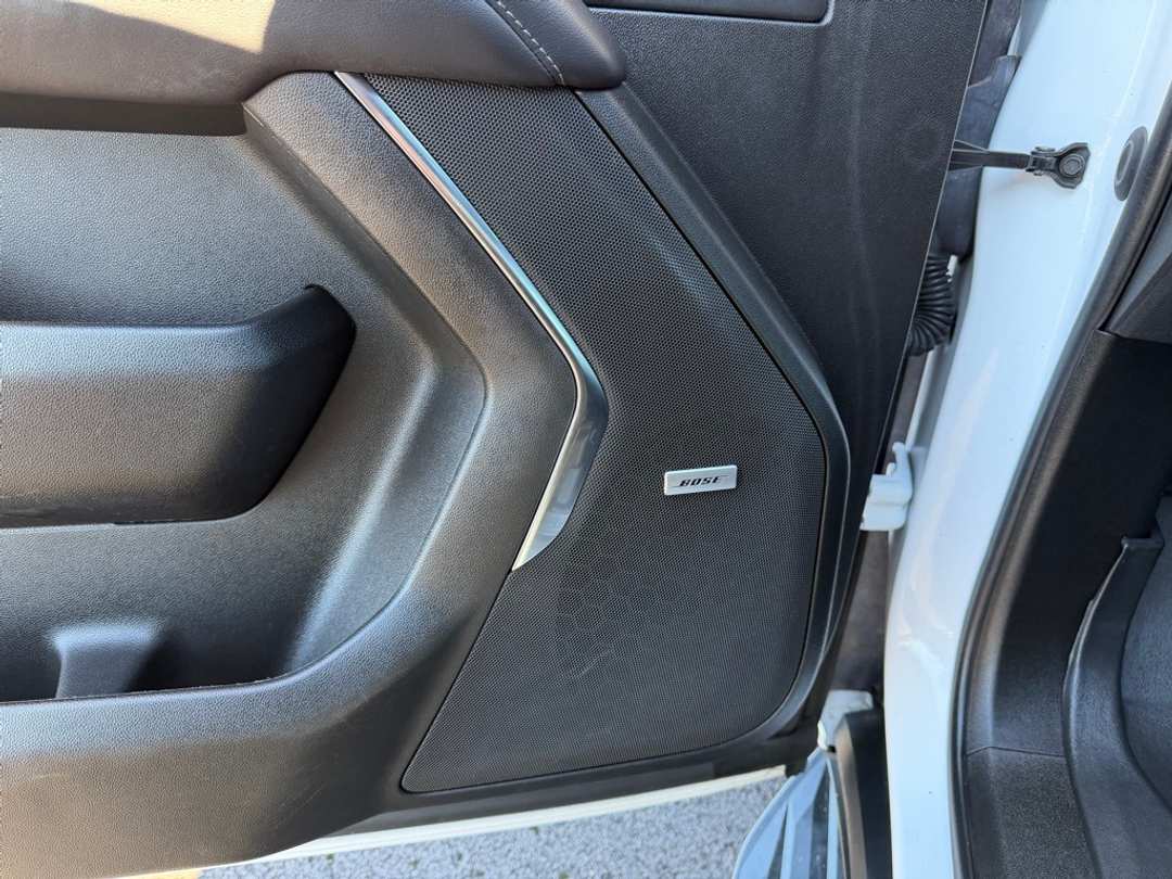 2023 Chevrolet Suburban LT - Image 15