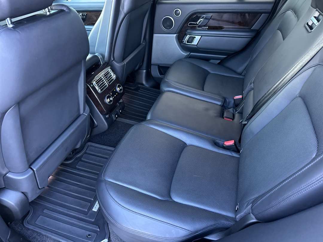 2020 Land Rover Range Rover HSE - Image 11