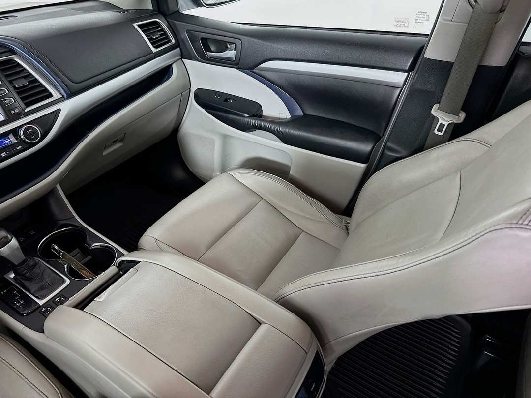 2015 Toyota Highlander XLE V6 - Image 25