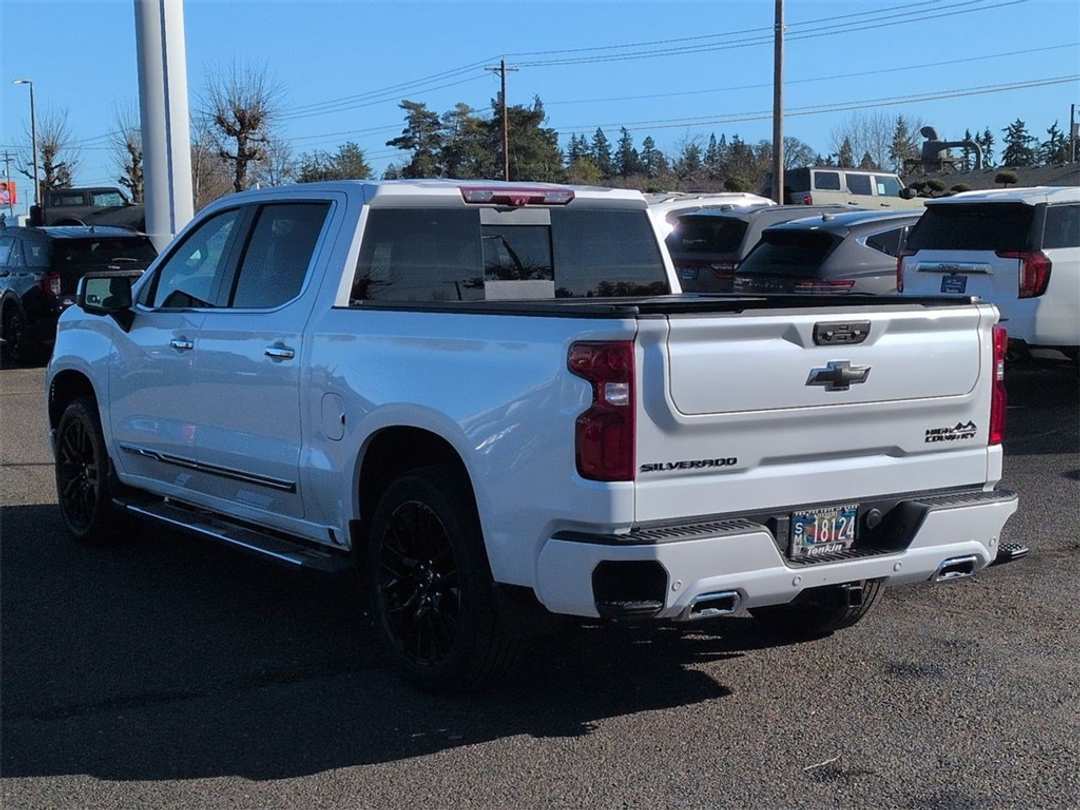2024 Chevrolet Silverado 1500 High Country - Image 3