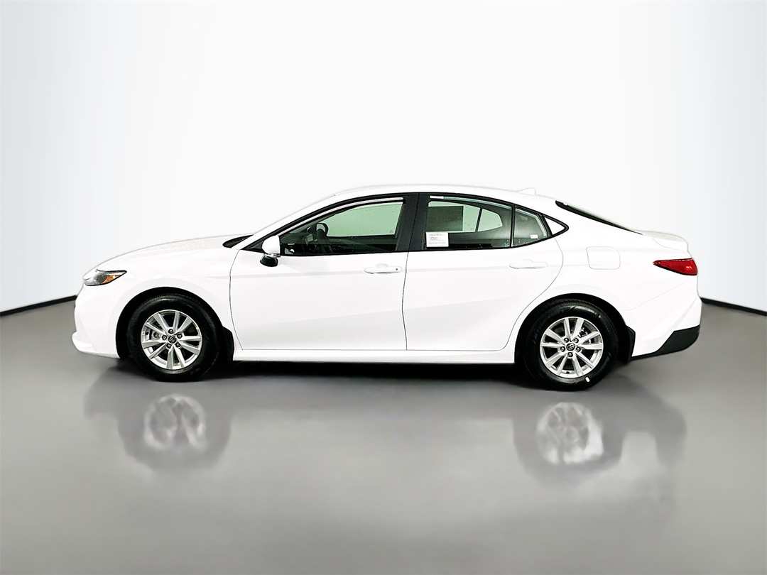 2026 Toyota Camry LE - Image 4