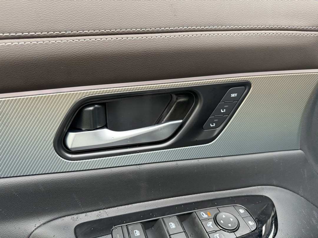 2026 Nissan Murano Platinum - Image 13