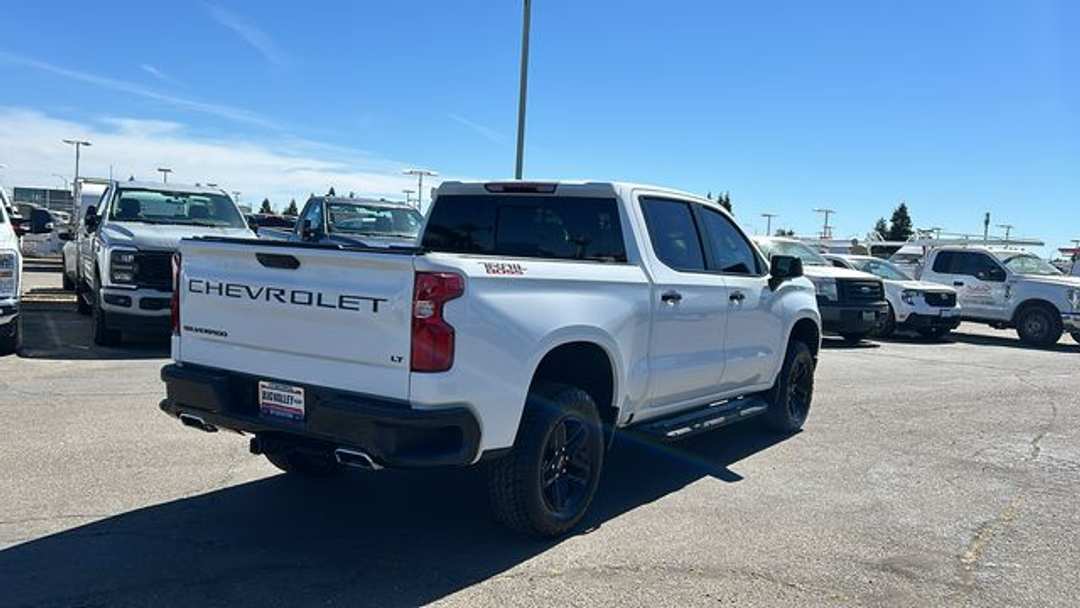 2024 Chevrolet Silverado 1500 LT Trail Boss - Image 3