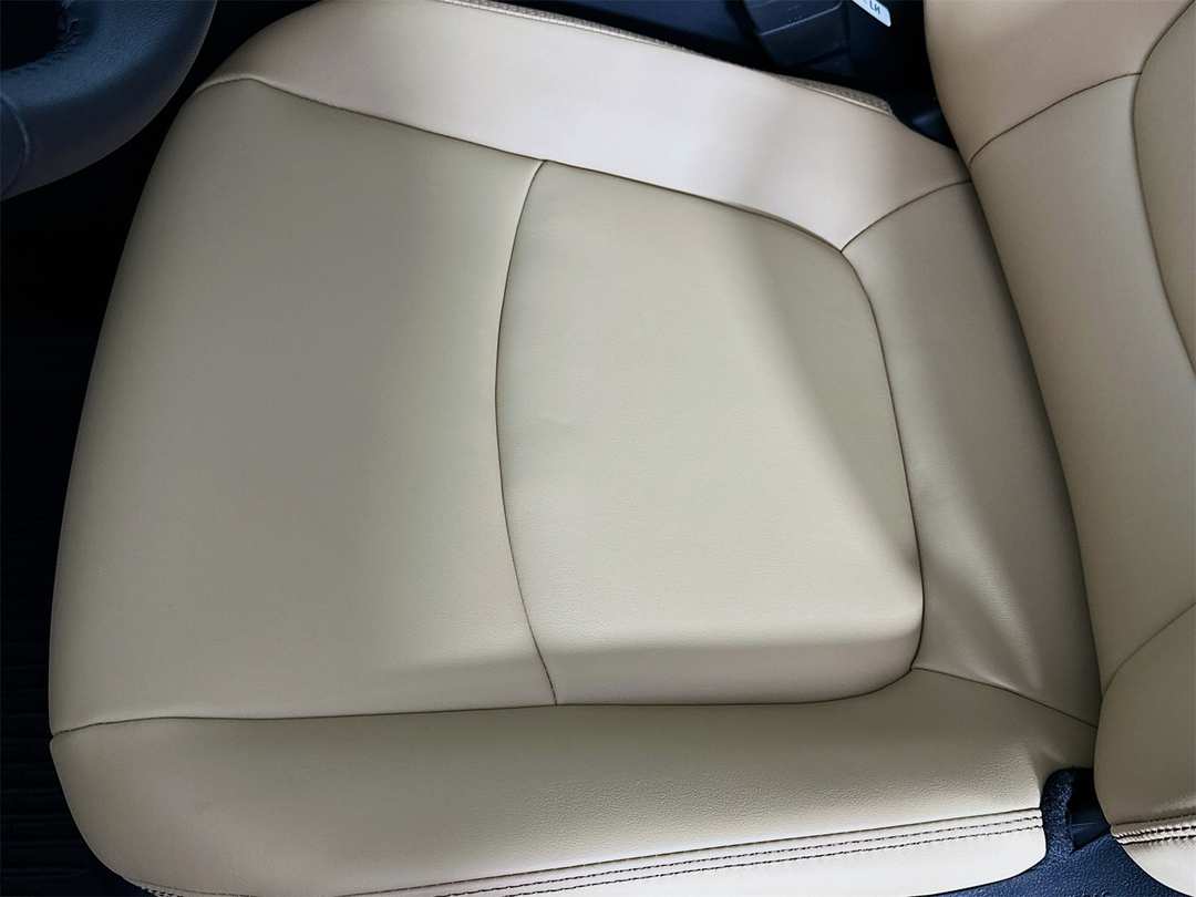 2025 Toyota Rav4 XLE Premium - Image 20