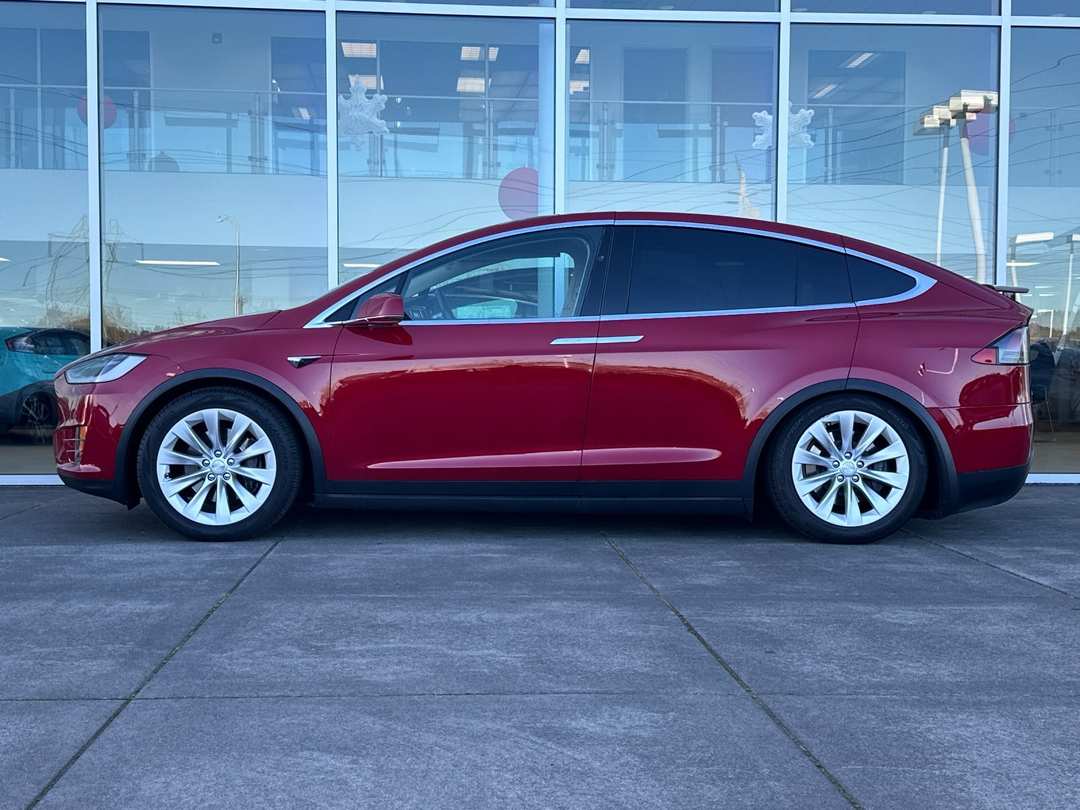 2017 Tesla Model X - Image 6
