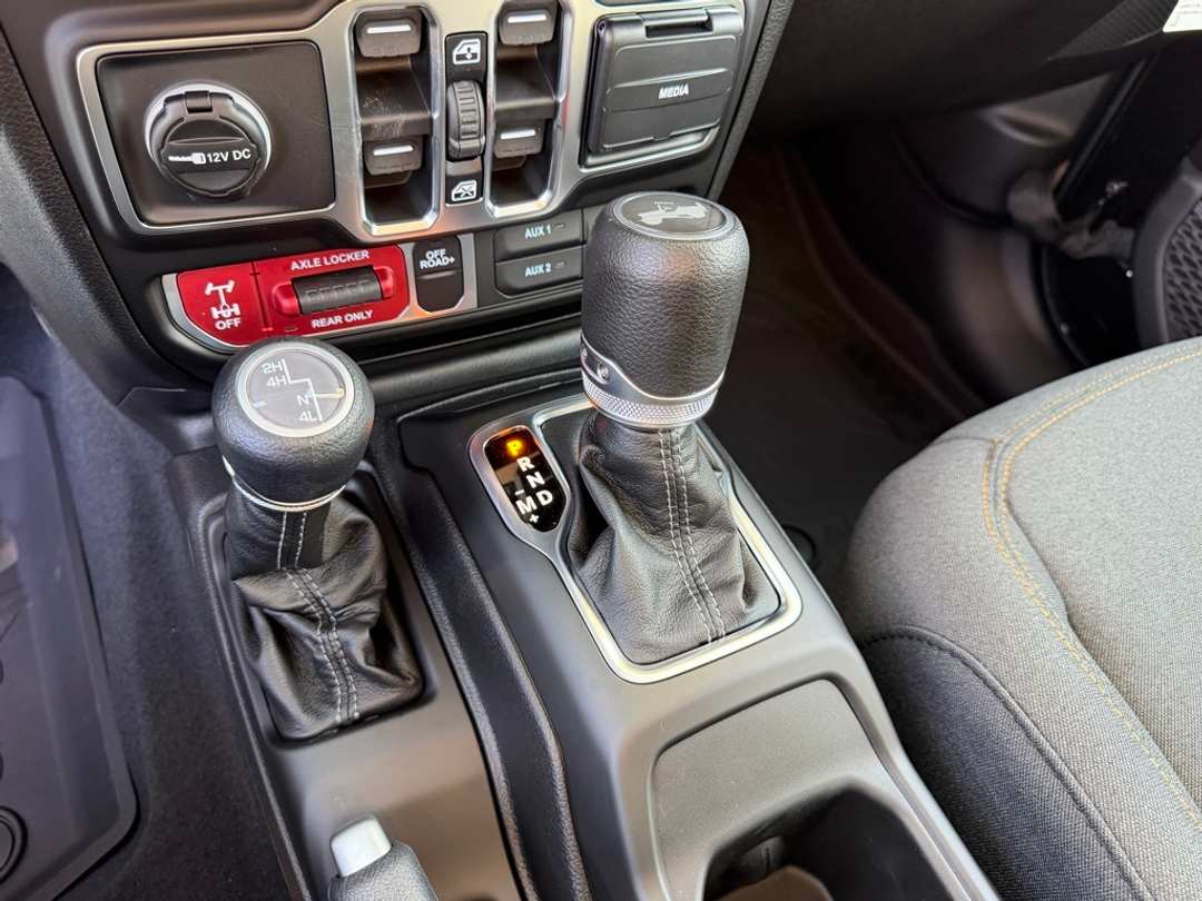 2026 Jeep Wrangler Willys - Image 24