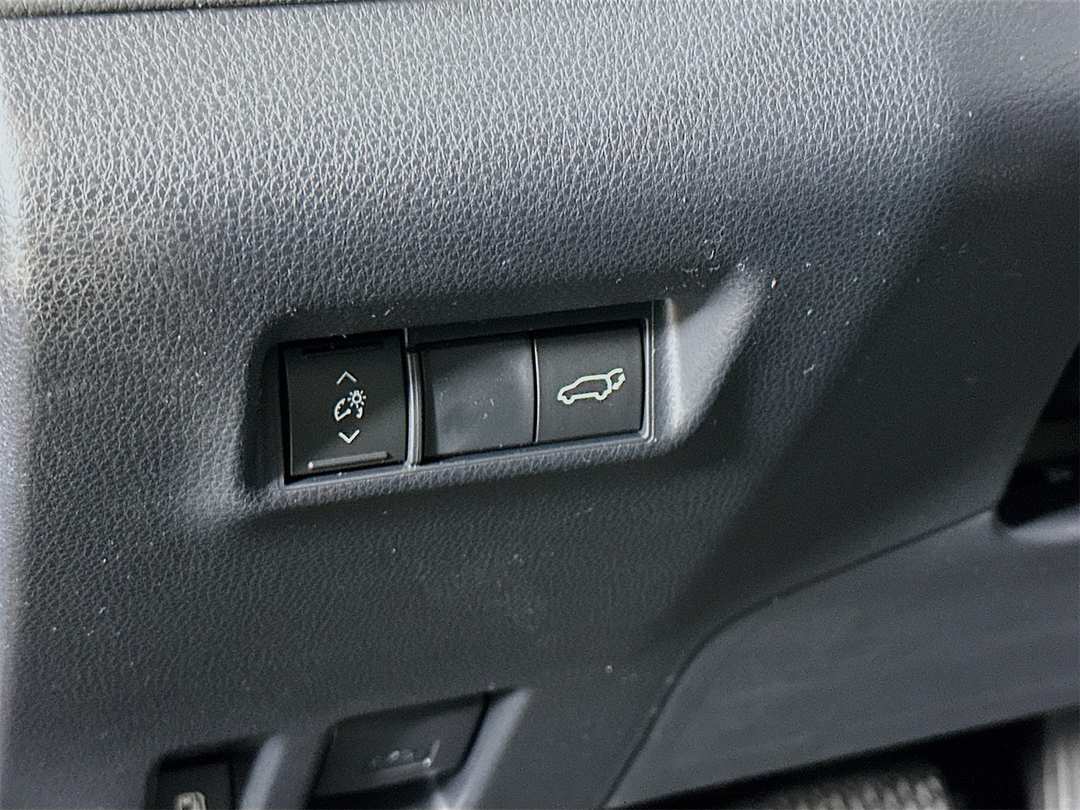 2026 Toyota Rav4 SE - Image 10