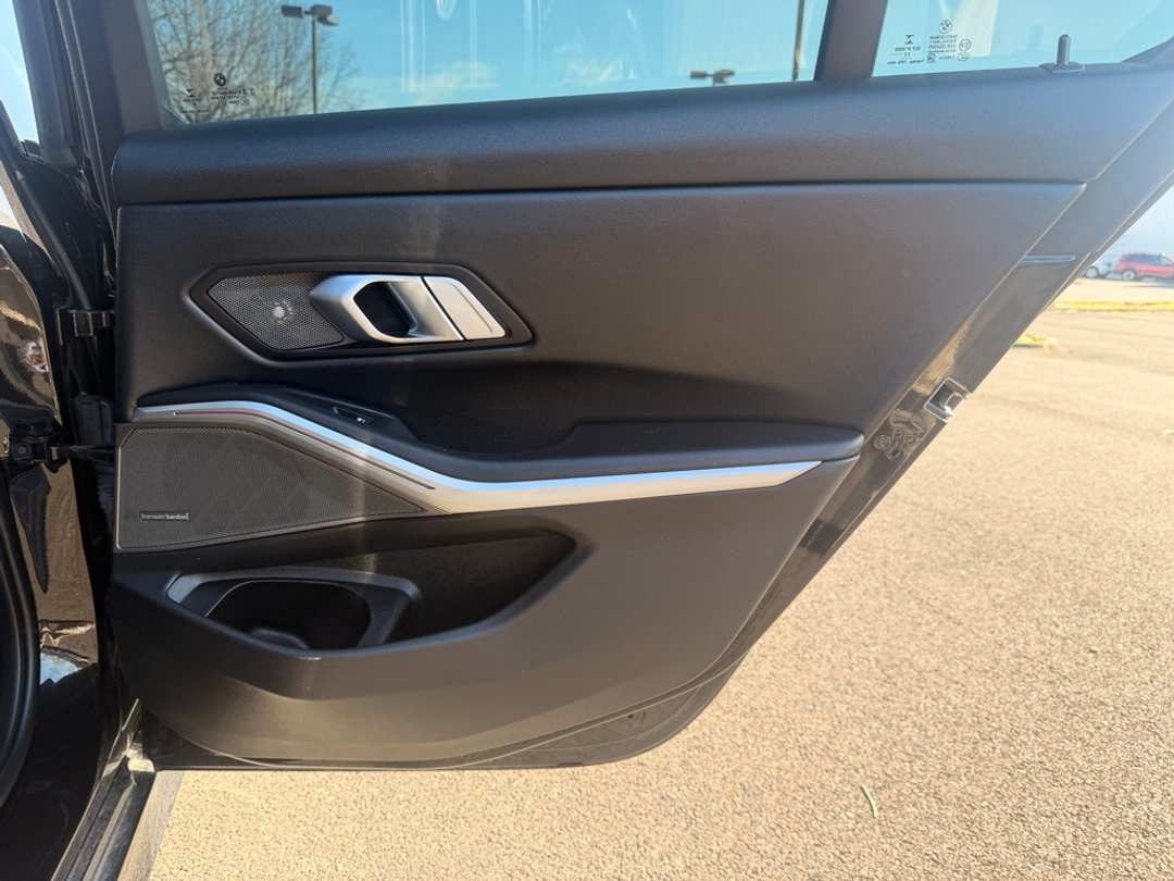 2023 BMW 3 Series 330e xDrive - Image 21