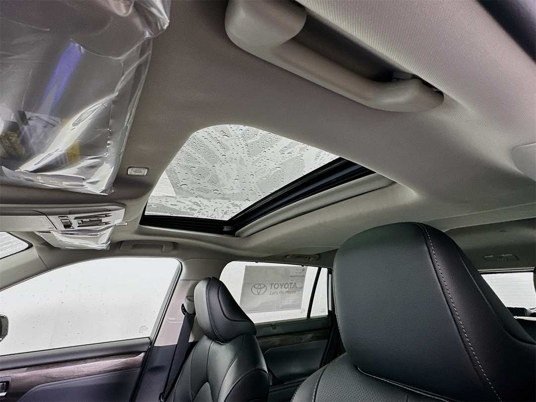 2026 Toyota Highlander Limited - Image 23