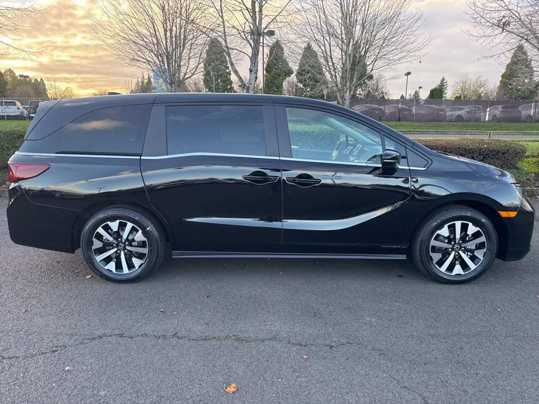 2026 Honda Odyssey EXL - Image 2