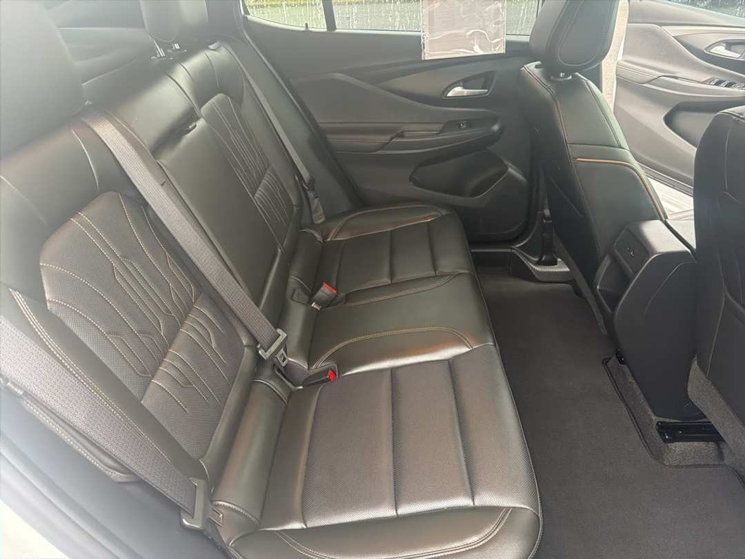 2025 Buick Envista Avenir - Image 22