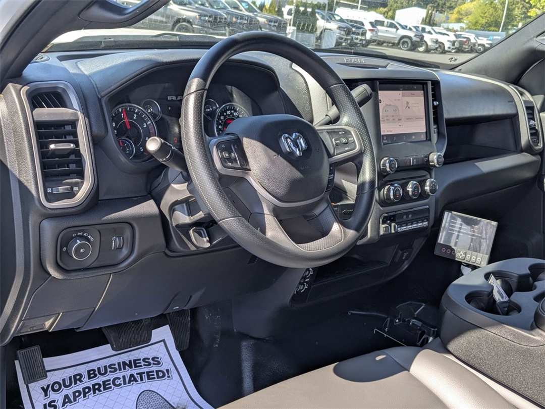 2024 Ram 5500Hd Tradesman - Image 9