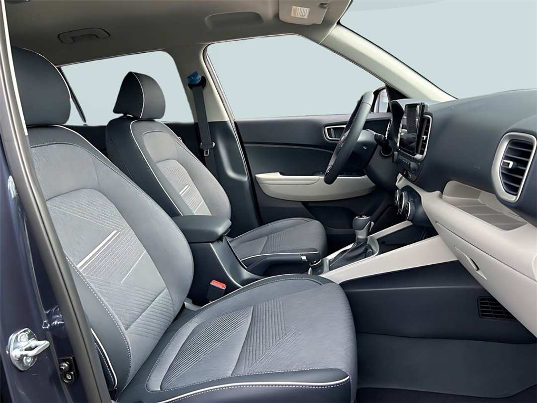 2025 Hyundai Venue Limited - Image 27