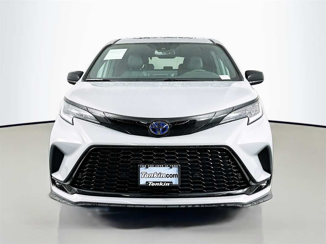 2025 Toyota Sienna XSE - Image 2