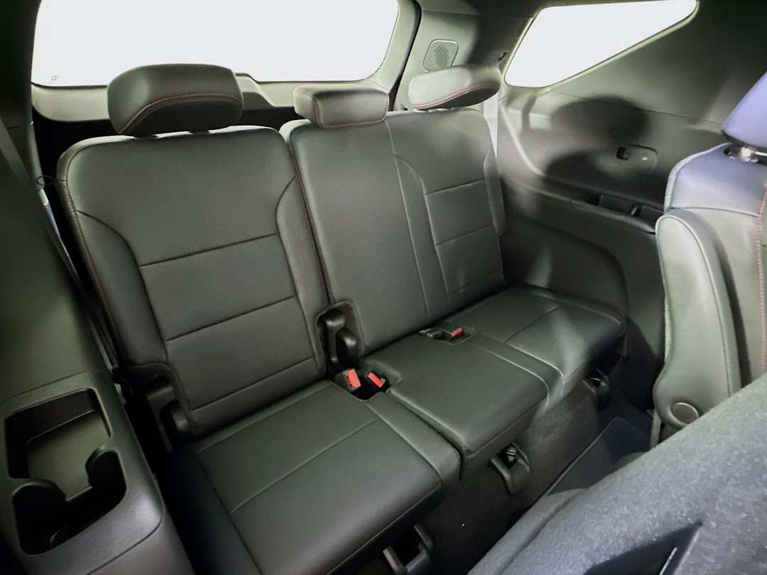 2026 Chevrolet Traverse Z71 - Image 28