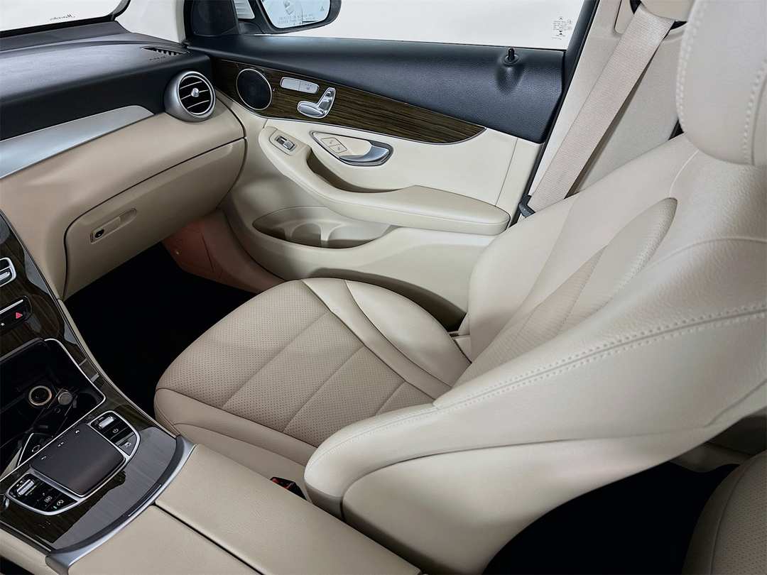 2020 Mercedes-Benz GLC GLC 300 - Image 20