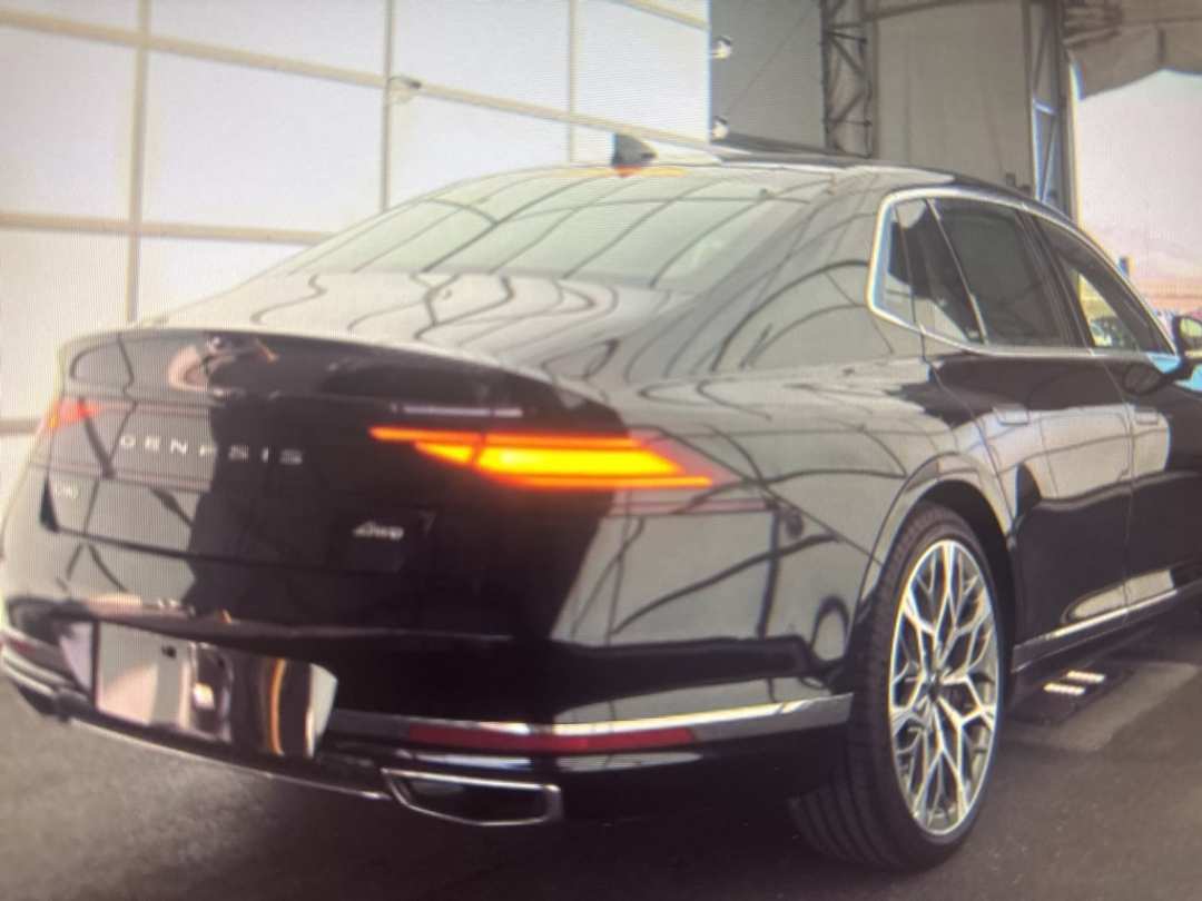 2025 Genesis G90 3.5T eSC - Image 2