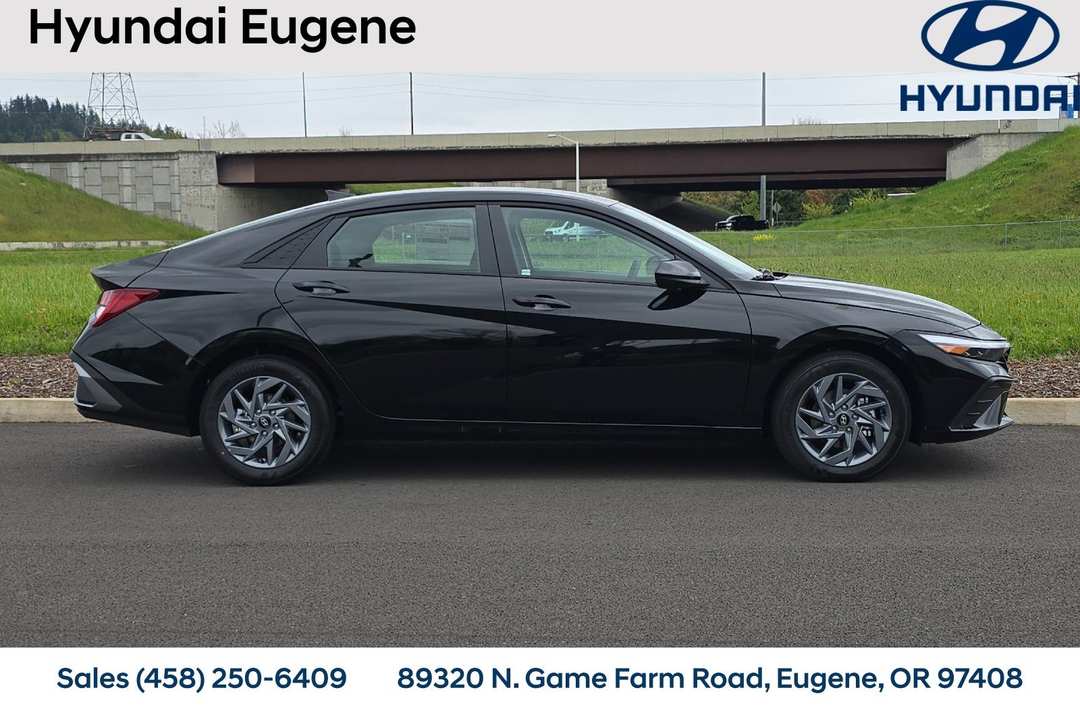 2026 Hyundai Elantra Blue - Image 3