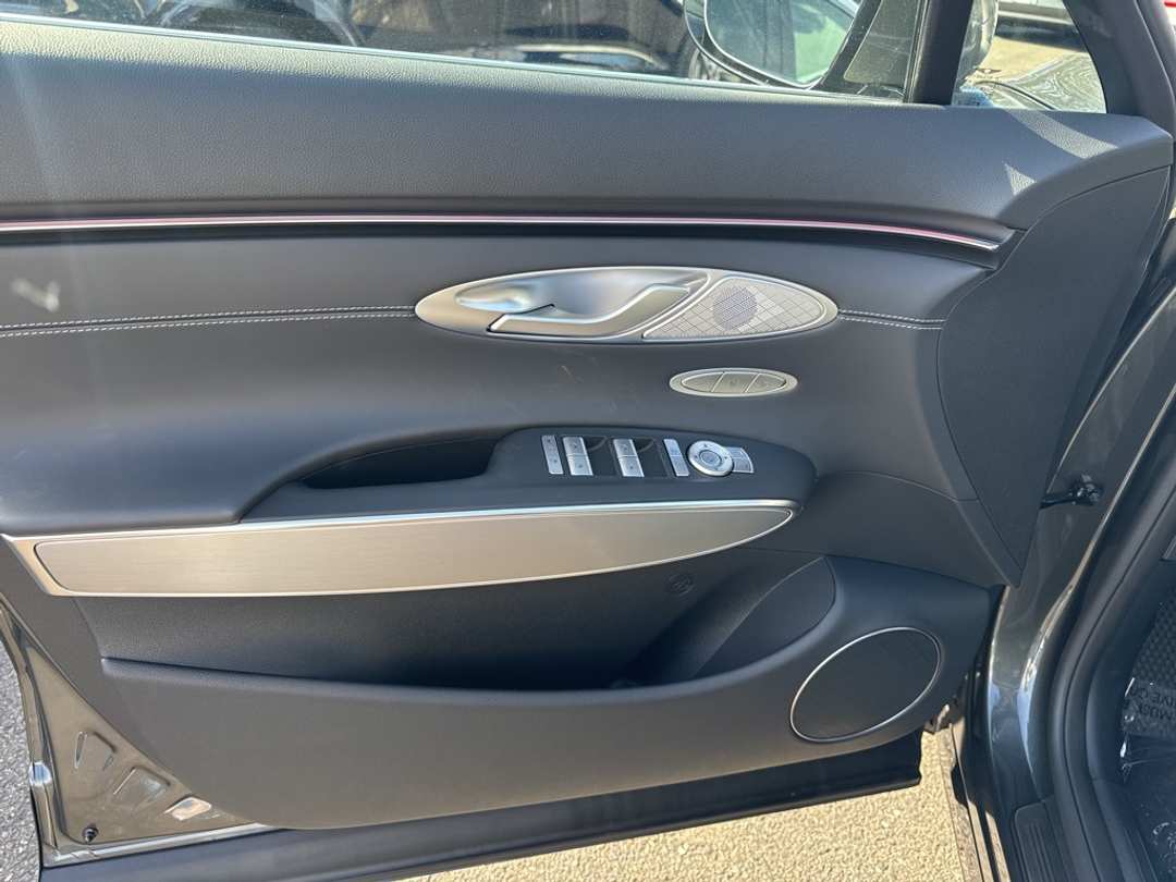 2026 Genesis Gv70 2.5T Select - Image 18