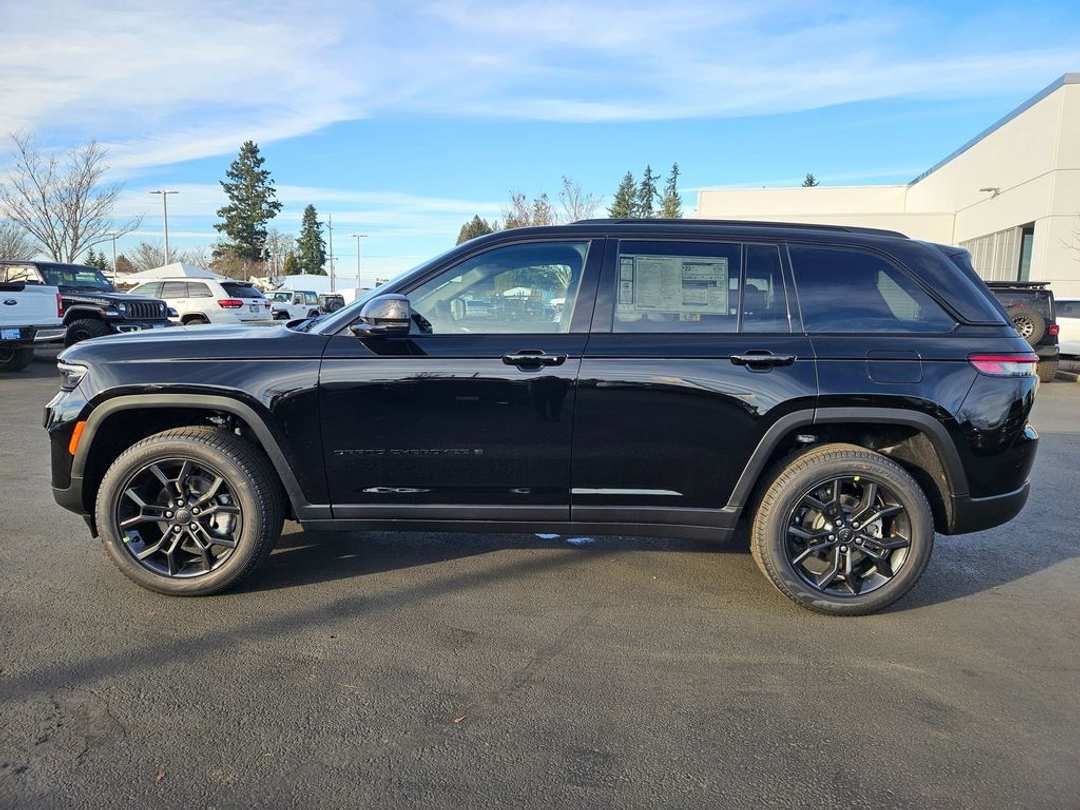 2025 Jeep Grand Cherokee Limited - Image 3