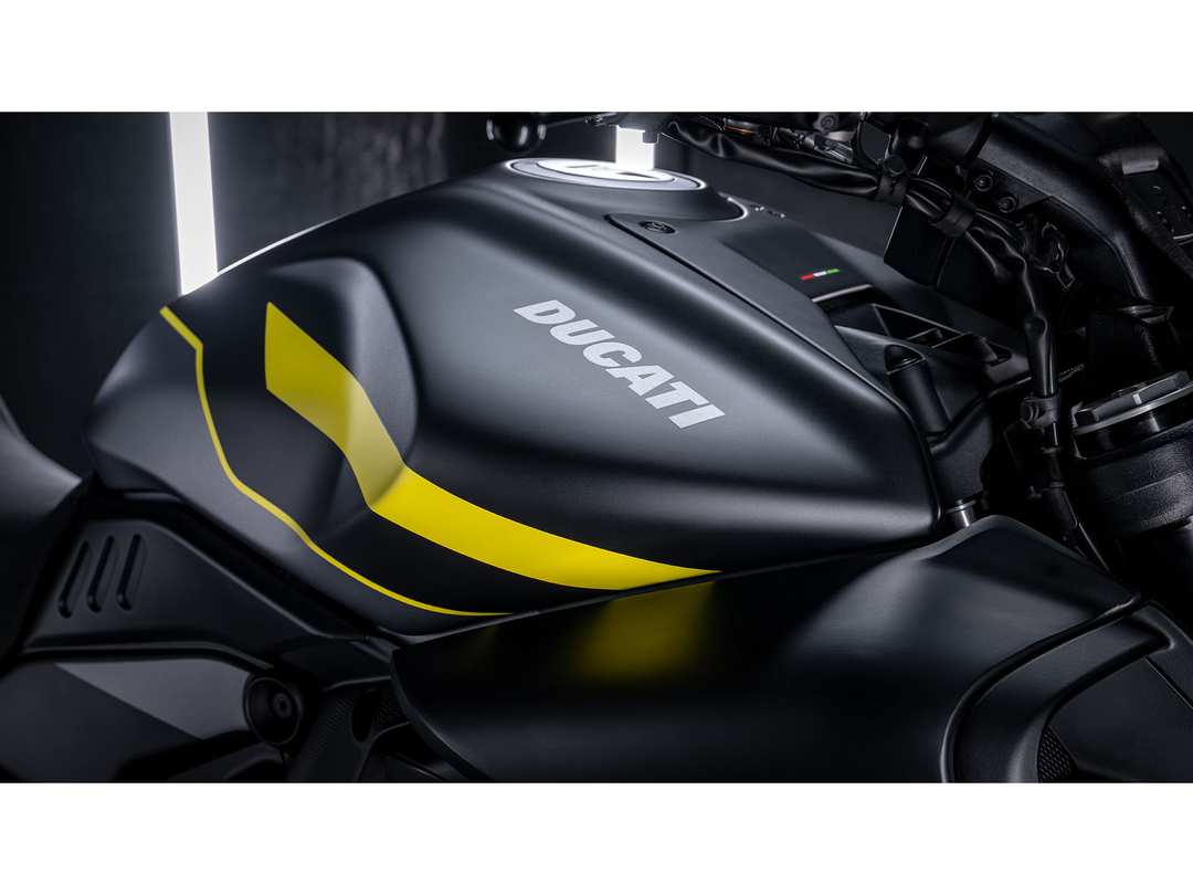 2026 Ducati Diavel V4 - Image 20