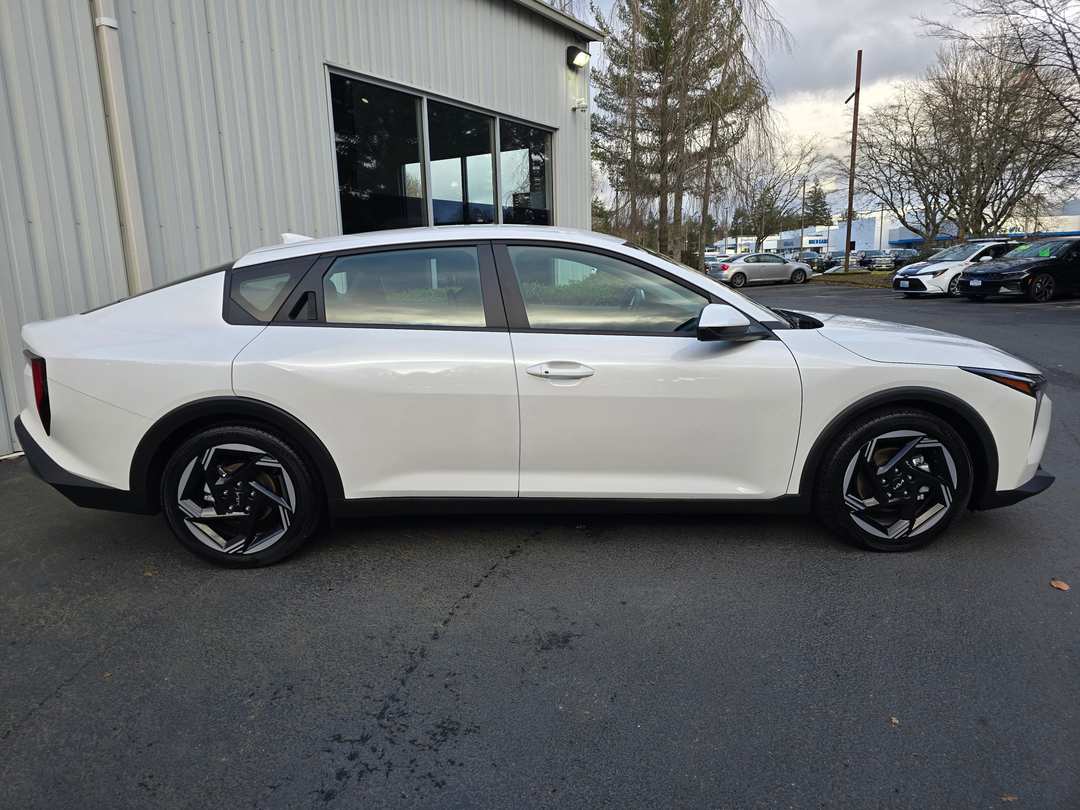 2025 Kia K4 EX - Image 3