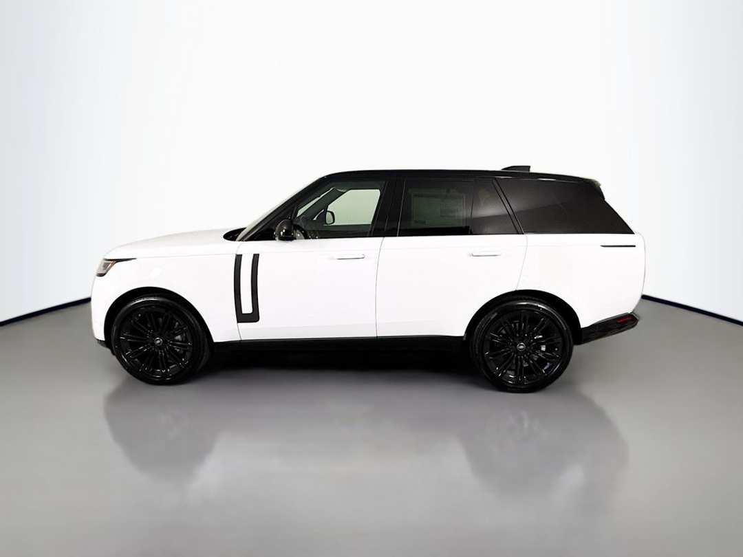2025 Land Rover Range Rover SE - Image 2
