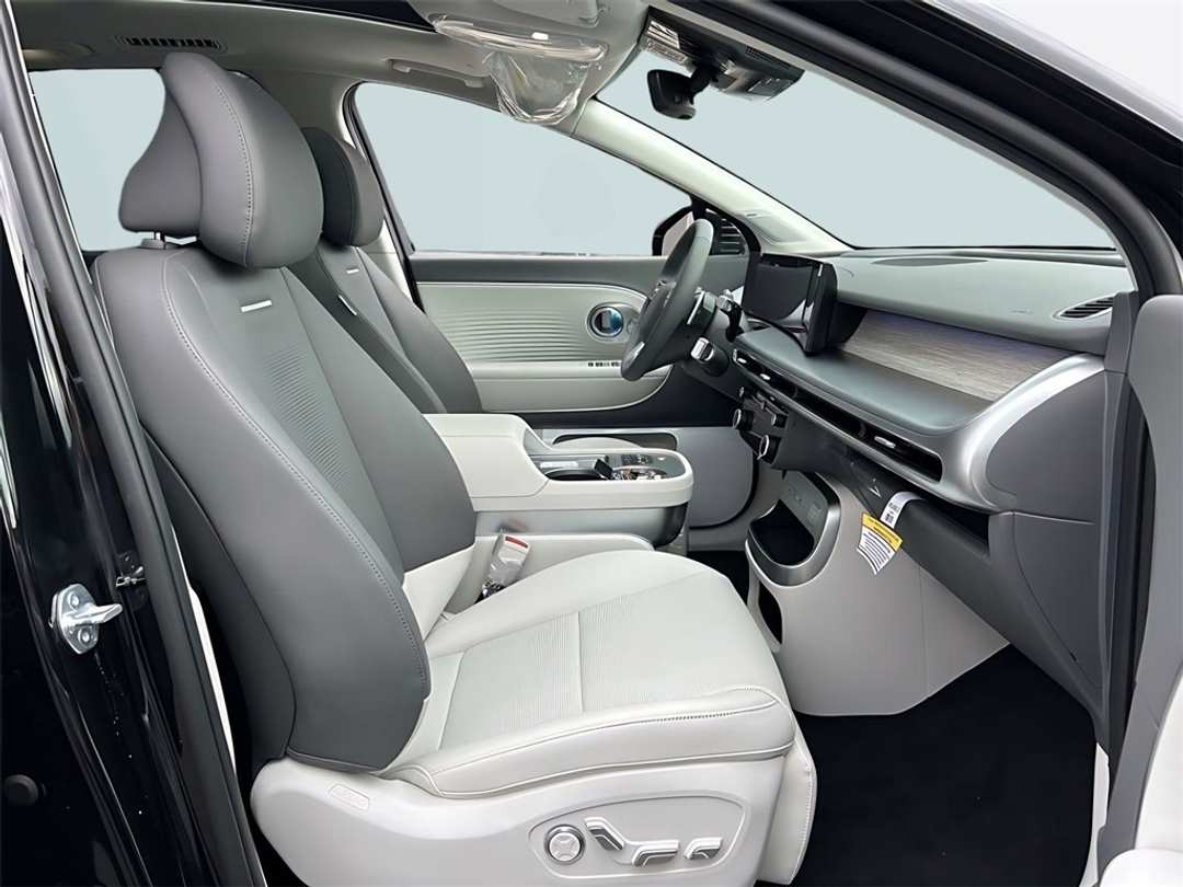 2026 Hyundai Ioniq 9 Performance Limited - Image 29