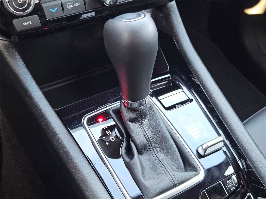 2026 Jeep Compass Latitude - Image 18