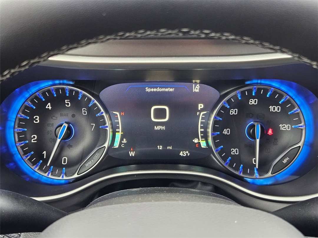 2026 Chrysler Pacifica Select - Image 16