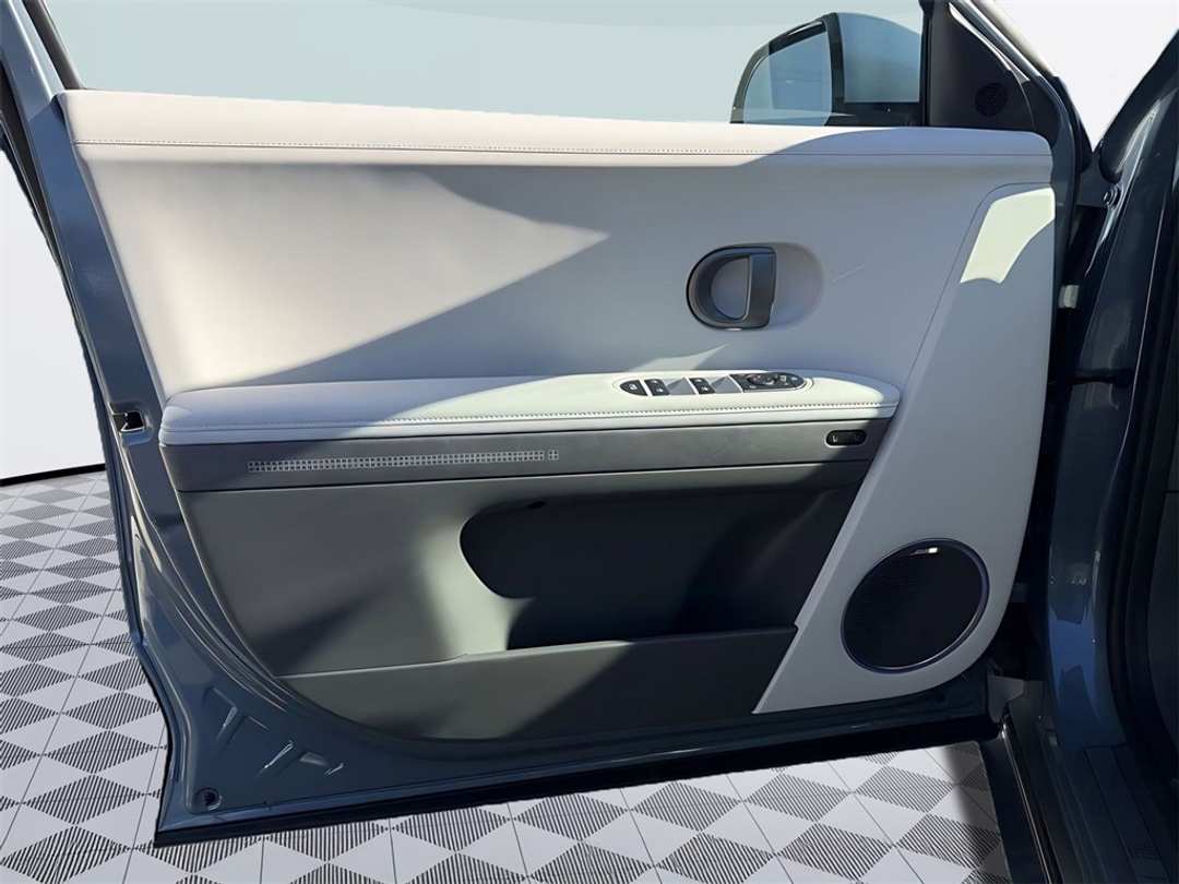 2026 Hyundai Ioniq 5 Limited - Image 11