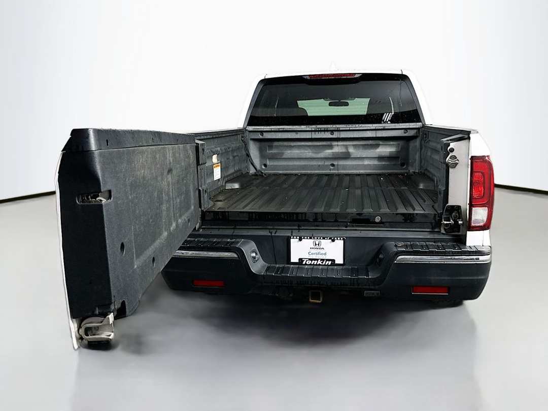 2019 Honda Ridgeline Sport - Image 32