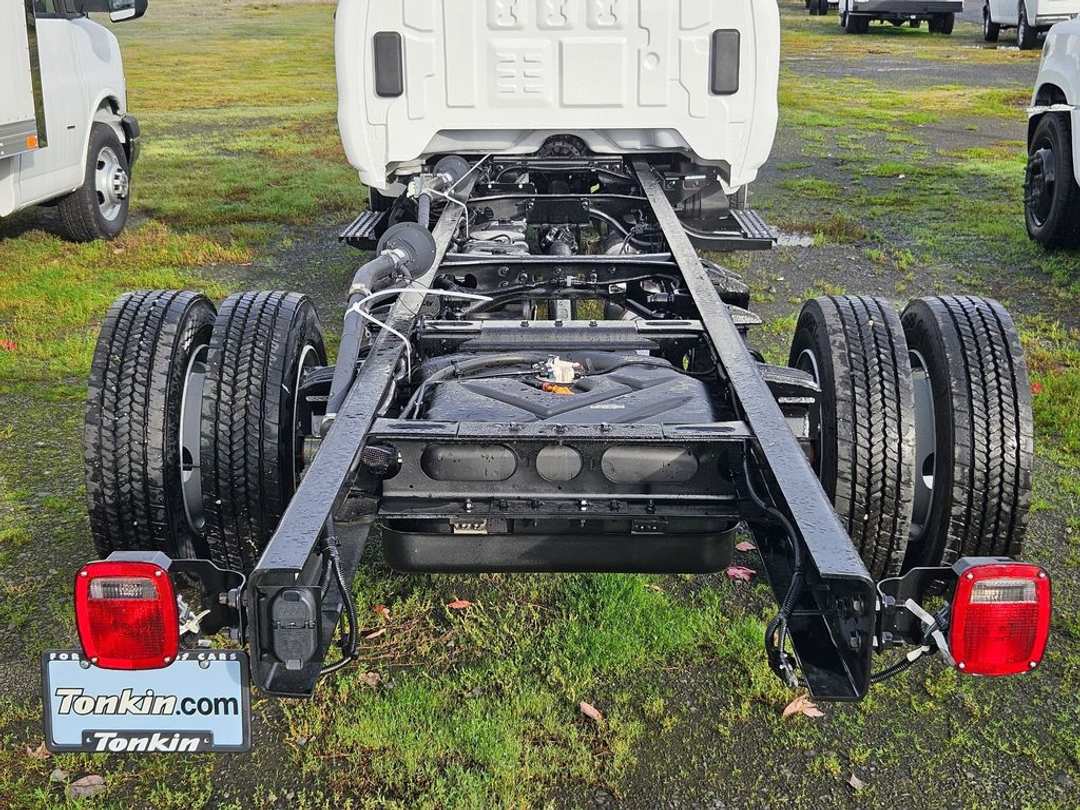 2025 Chevrolet Silverado 4500Hd - Image 28