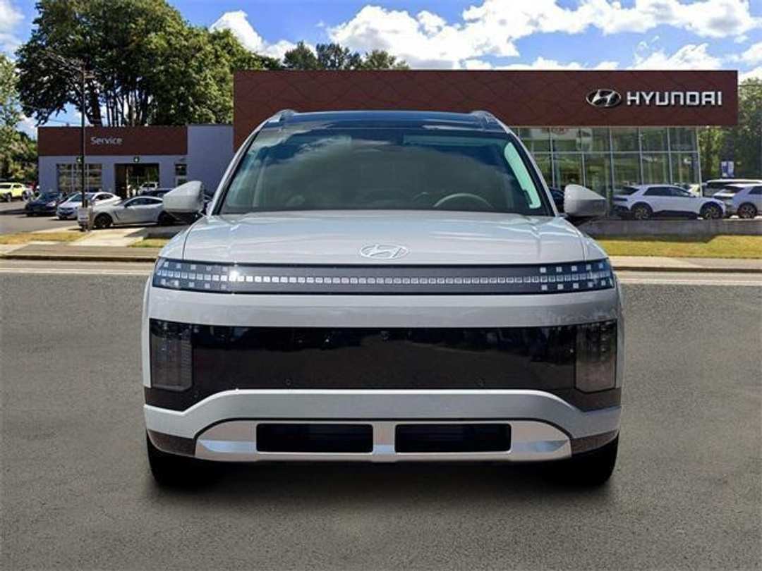 2026 Hyundai Ioniq 9 Performance Limited - Image 12