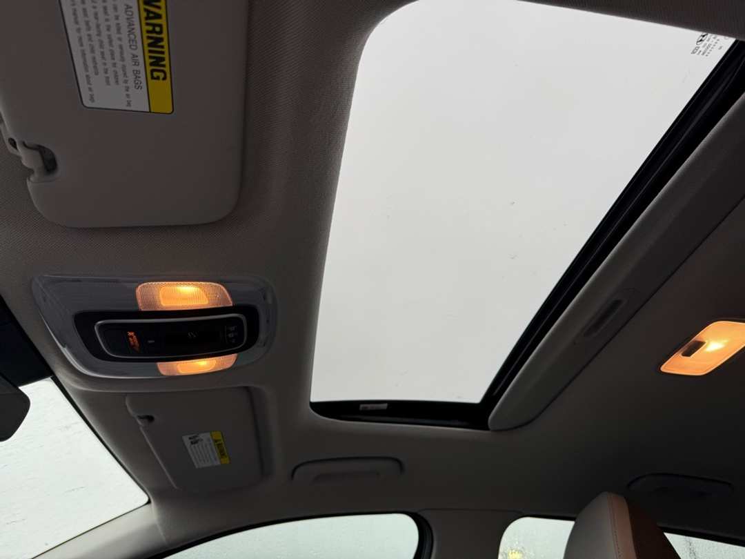 2021 Hyundai Elantra Limited - Image 17