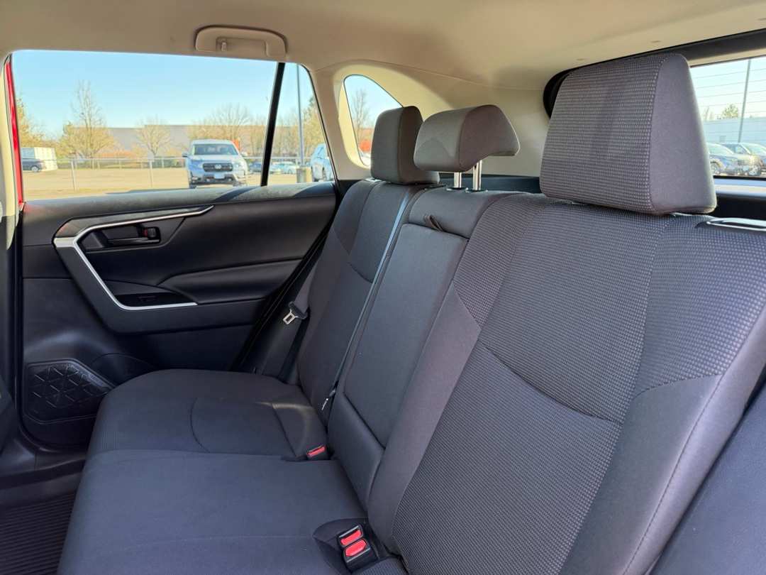 2019 Toyota Rav4 LE - Image 30