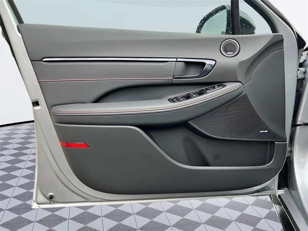 2025 Hyundai Sonata N Line - Image 10