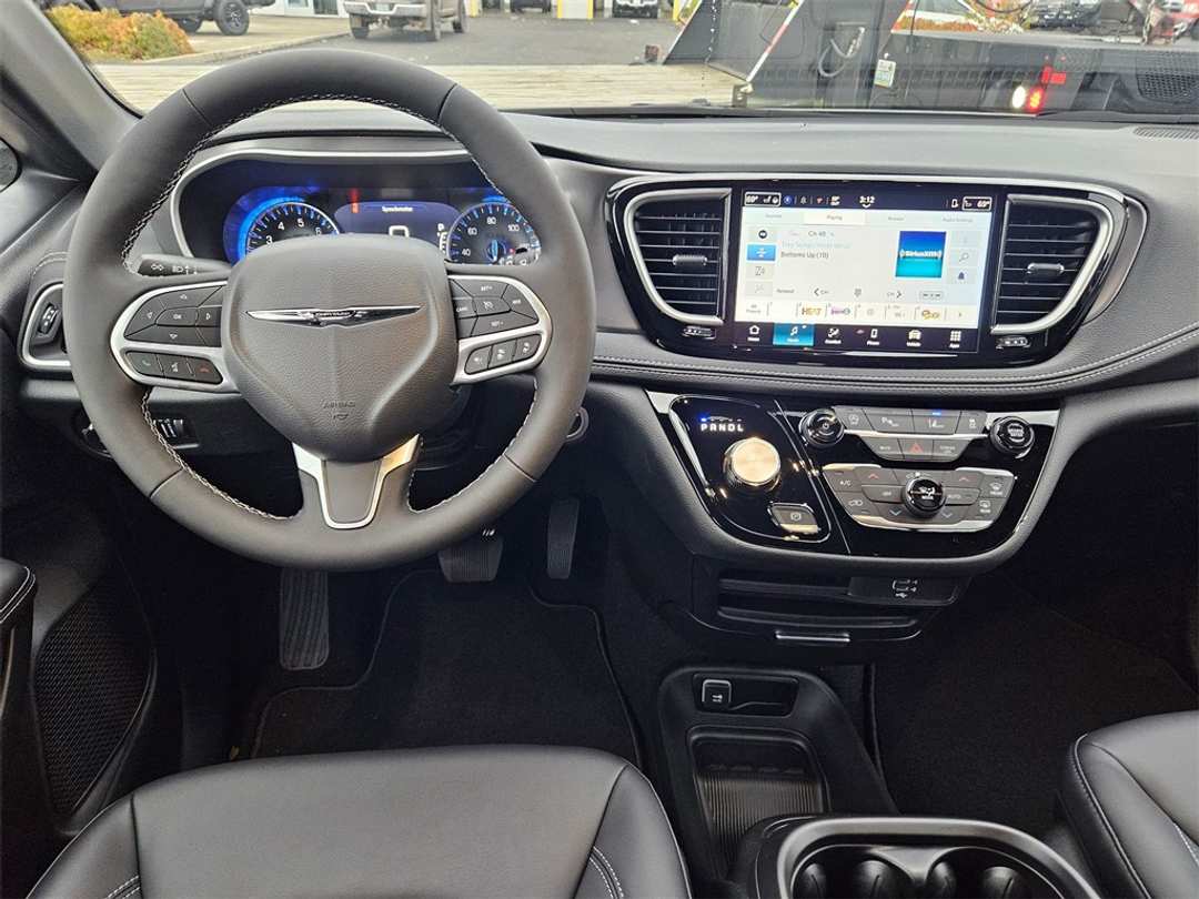 2026 Chrysler Pacifica Select - Image 25