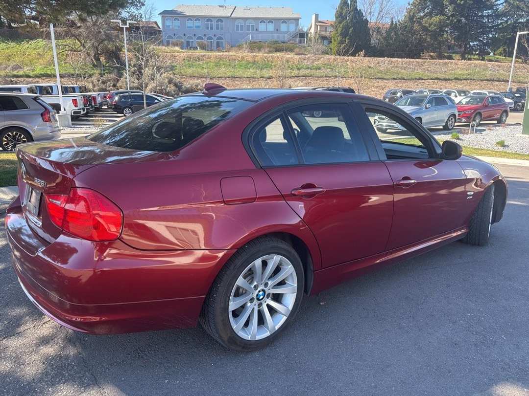 2011 BMW 3 Series 328i xDrive - Image 3