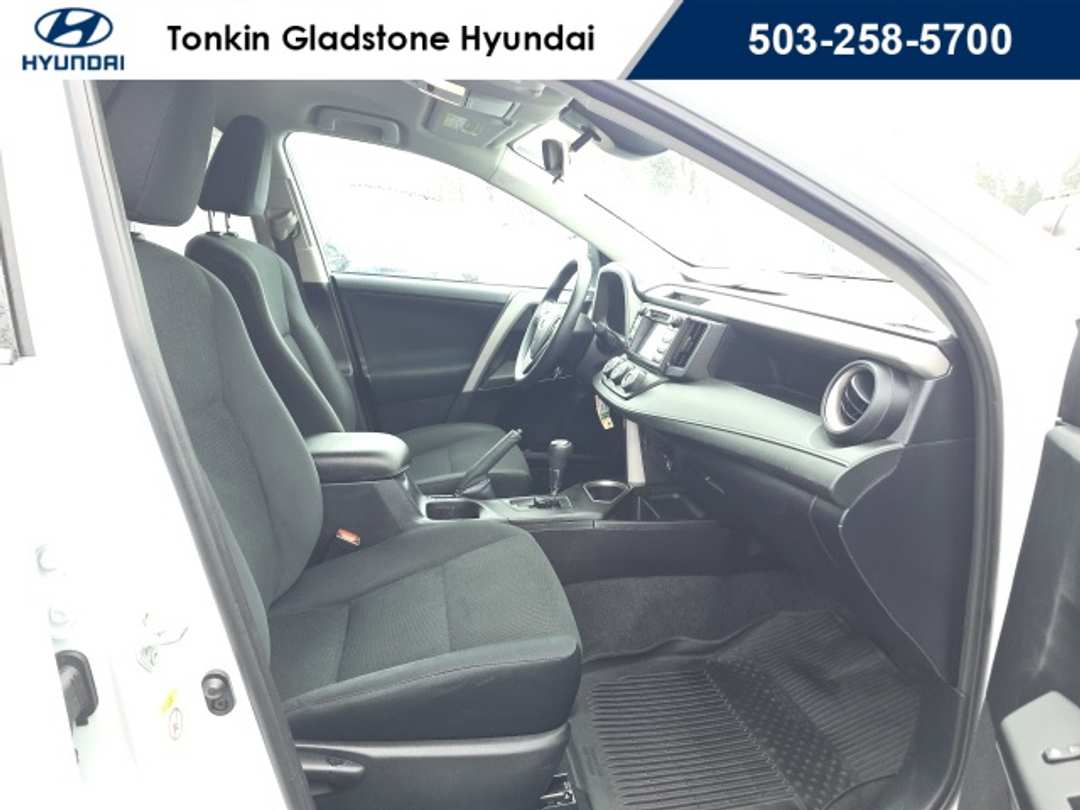 2017 Toyota Rav4 LE - Image 21