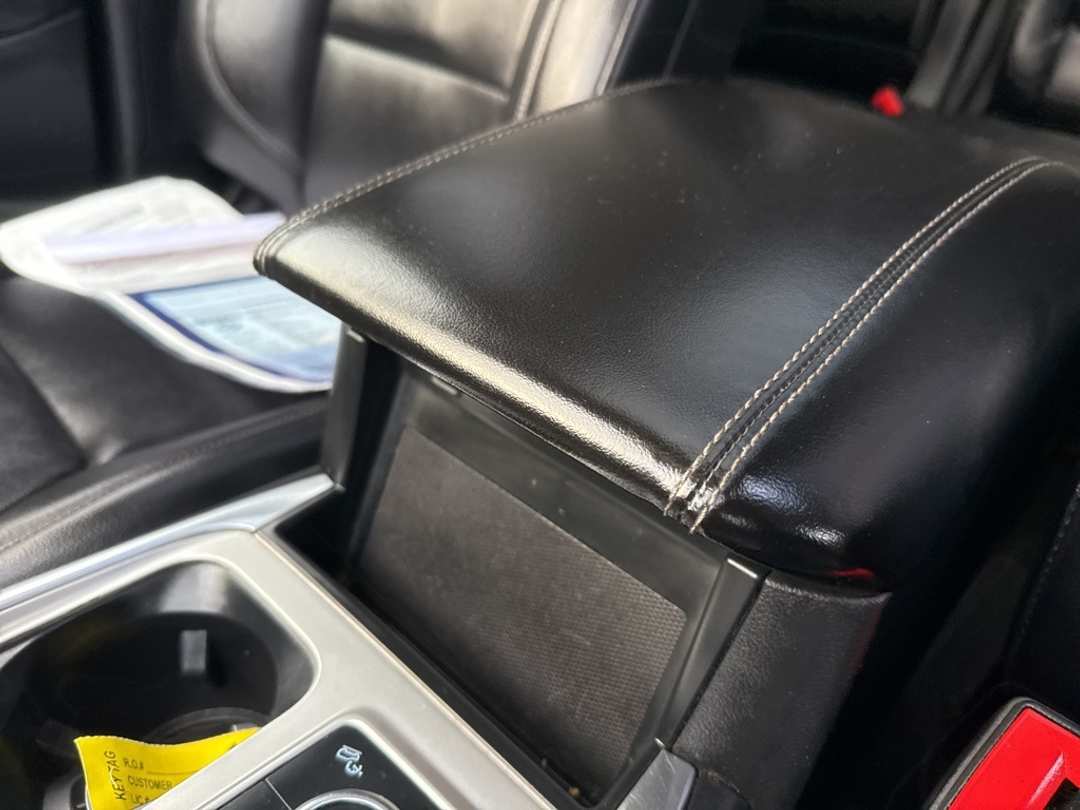 2020 Ford Explorer XLT - Image 39