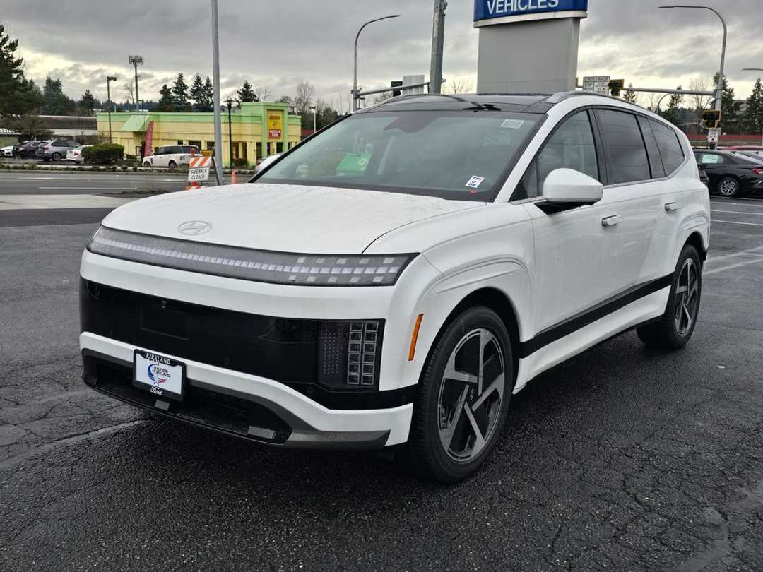 2026 Hyundai Ioniq 9 Performance Calligraphy - Image 3