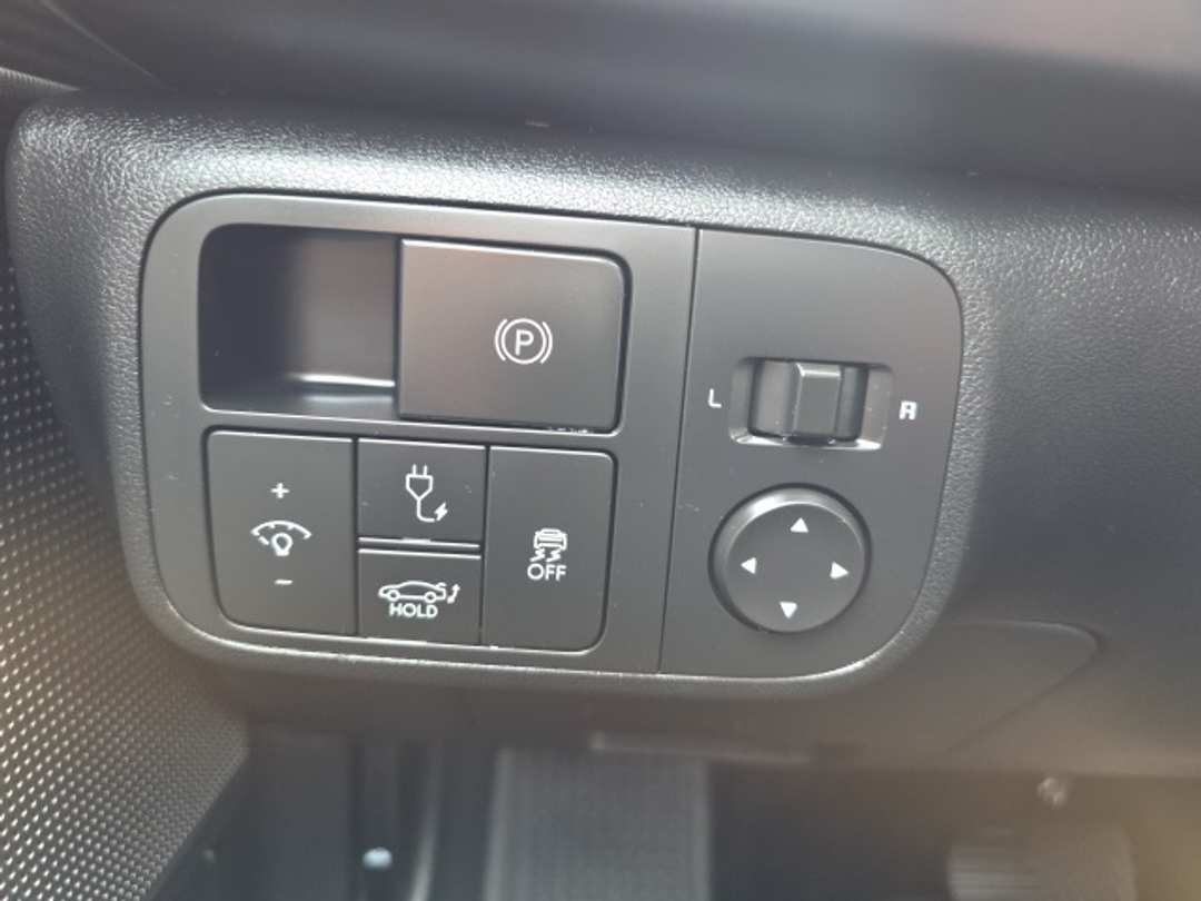 2024 Hyundai Ioniq 6 SE - Image 11